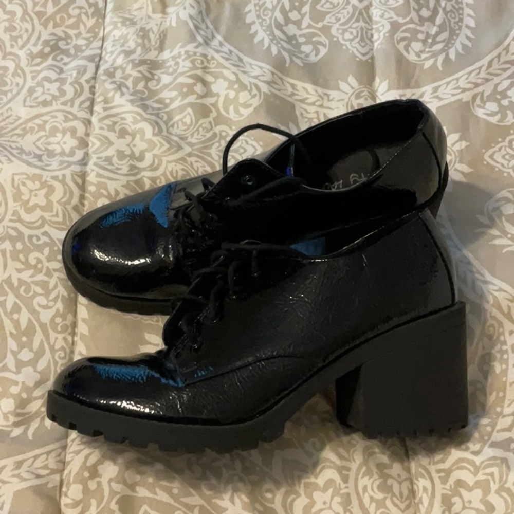 Dirty laundry platforms